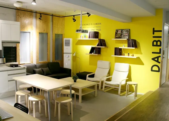 Dalbit Dongdaemun Hostal Seúl