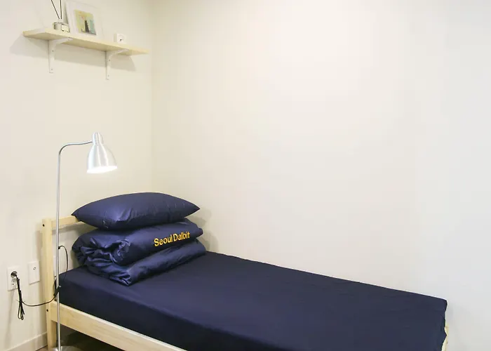 Dalbit Dongdaemun Hostal Seúl
